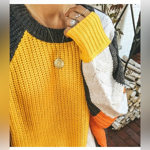 Vicidolls Color Block Sweater - Picture 2 of 12